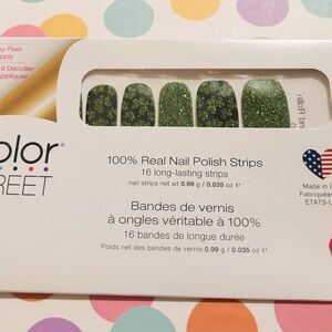 COLOR STREET 100% NAIL POLISH STRIPS